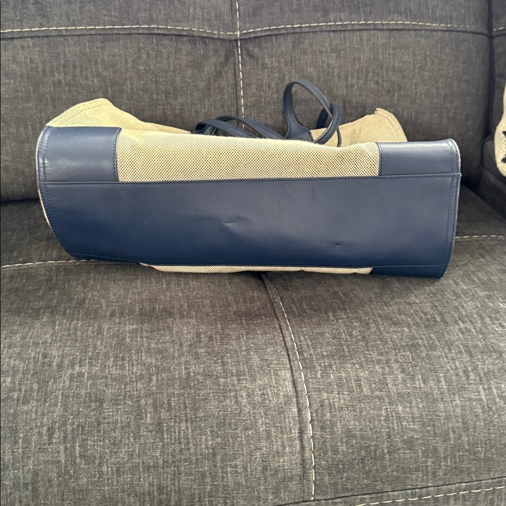 Tory Burch Navy and Cream Tote - Picture 3 of 5